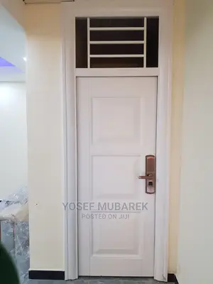 ጠንካራ ያማረ በር