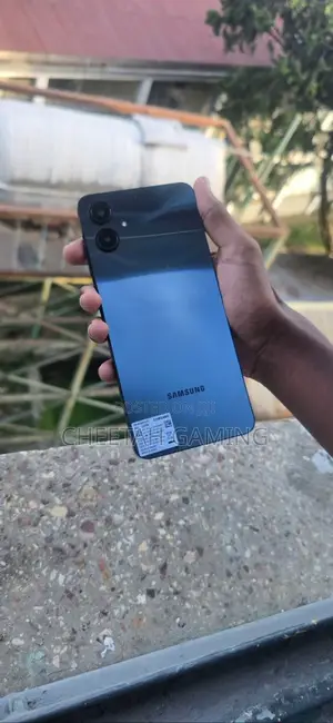 Photo - Samsung Galaxy A06 64 GB Blue