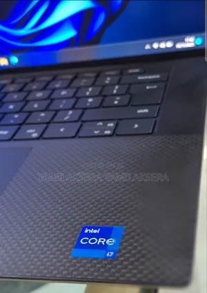 Photo - New Laptop Dell Precision 5570 16GB Intel Core I7 SSD 1T