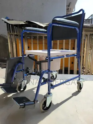 Photo - Toilet Chair赦1wheeled Commodes Chair妨邱moving on and Off of the Seat