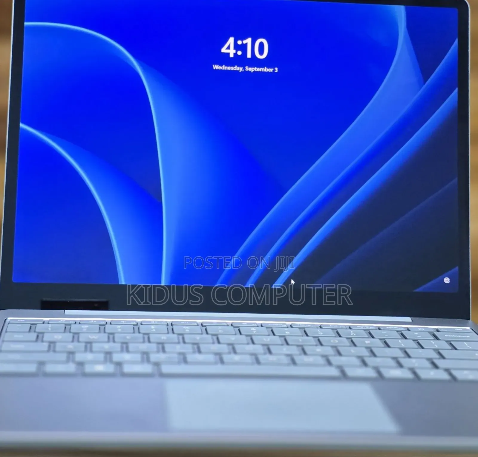 New Laptop Microsoft Surface 8GB Intel Core I5 SSD 256GB