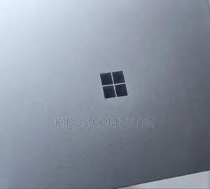 New Laptop Microsoft Surface 8GB Intel Core I5 SSD 256GB