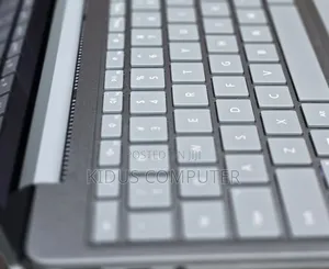 New Laptop Microsoft Surface 8GB Intel Core I5 SSD 256GB