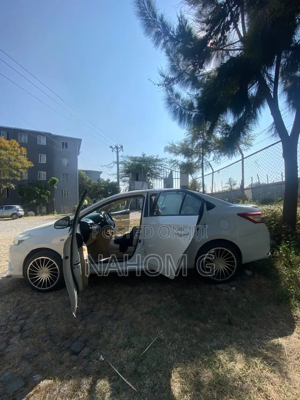 Toyota Yaris SE Hatchback 5dr 2013 White