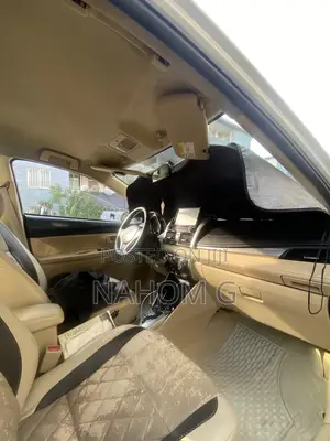 Toyota Yaris SE Hatchback 5dr 2013 White