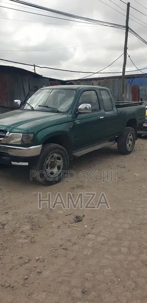 Toyota Hilux 2002 Green
