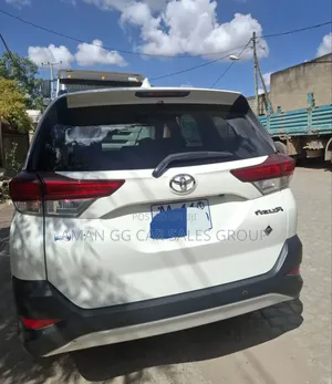 Toyota Rush 2022 White