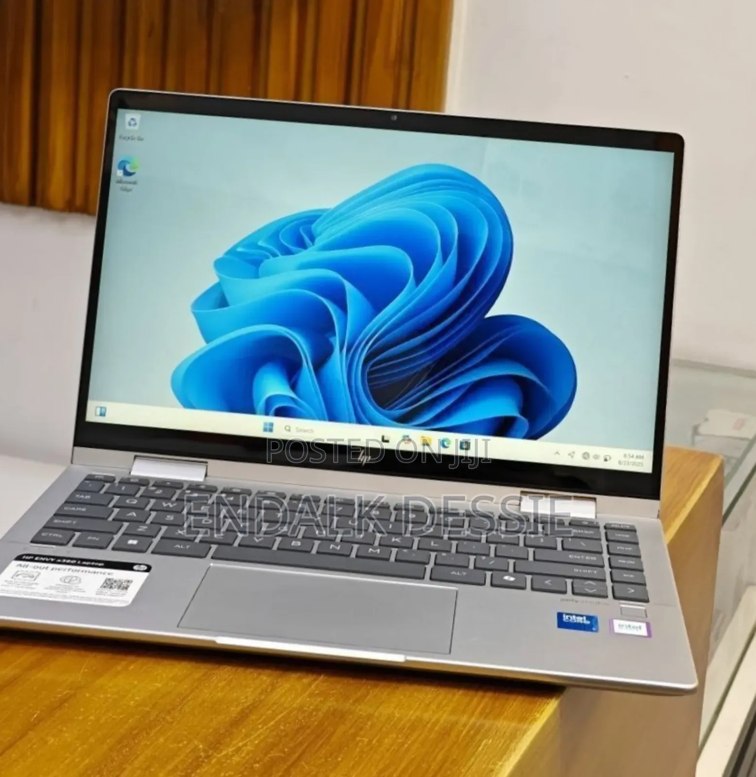 New Laptop HP Envy X360 16GB Intel Core 7 SSD 512GB