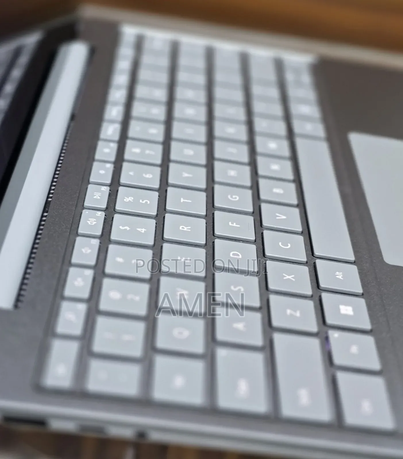 New Laptop Microsoft Surface 8GB Intel Core I5 SSD 256GB