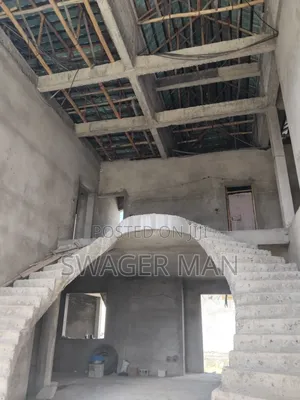 6bdrm Townhouse/Terrace in Tafo, Yeka for sale