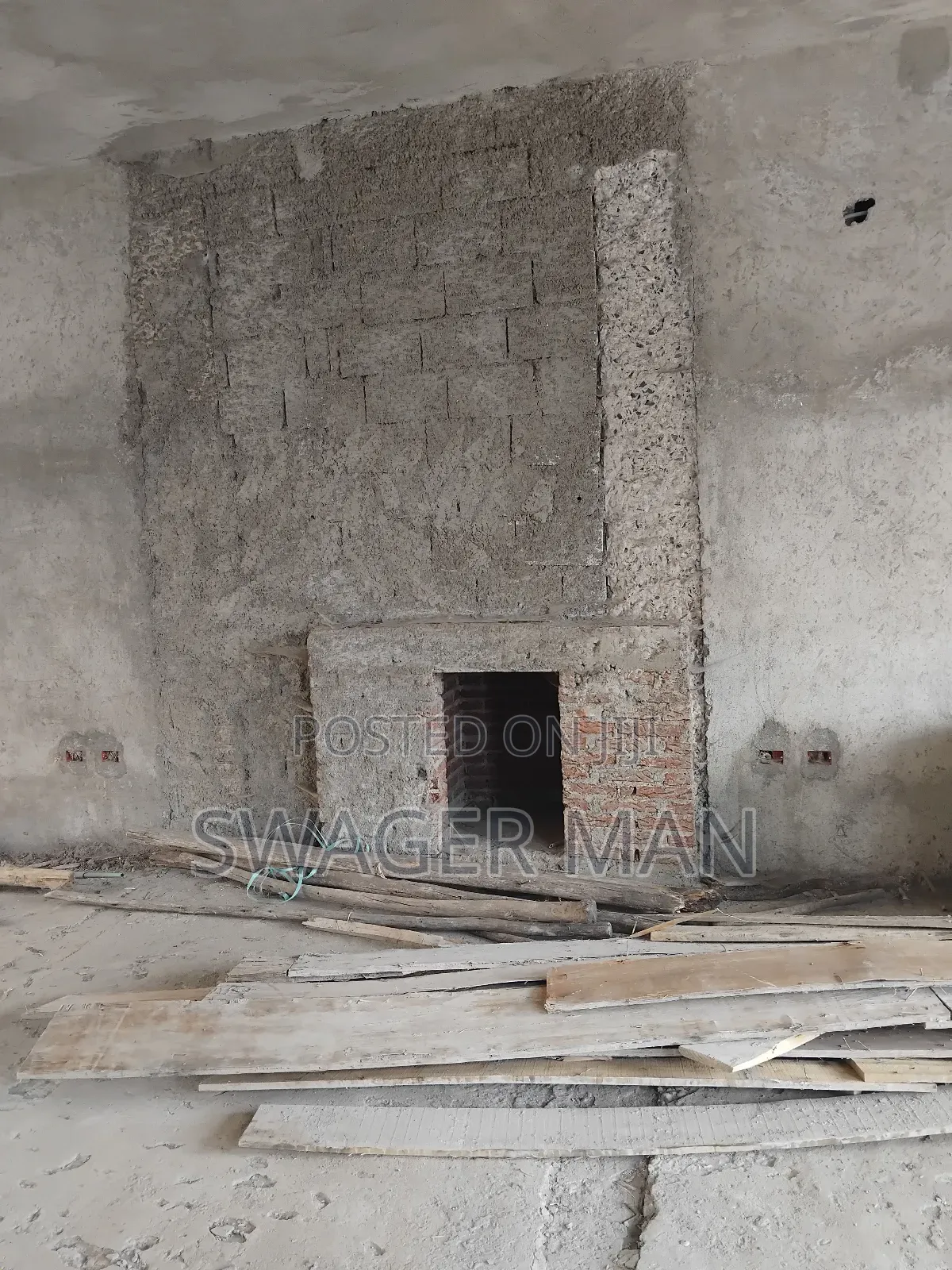 6bdrm Townhouse/Terrace in Tafo, Yeka for sale