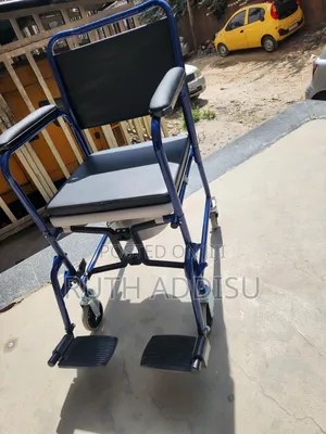 Commode Wheelchair朱雀wheelchair癲同toilet Wheelchair奔馳wheelchair Commode