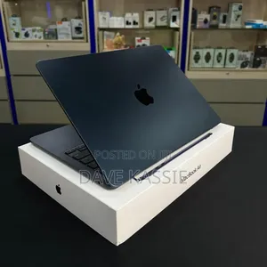 New Laptop Apple MacBook Air 2025 M4 13-Inch 16GB Apple M4 SSD 256GB