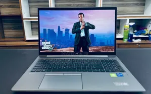 Photo - New Laptop HP 16GB Intel Core I7 SSD 512GB