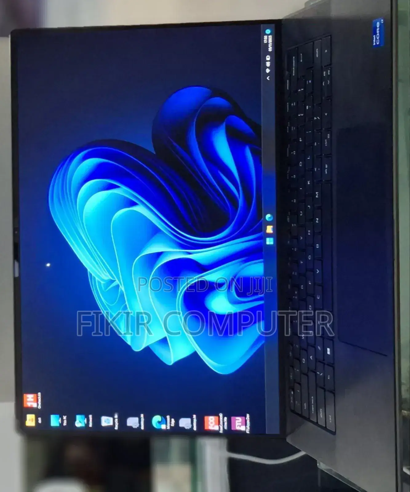 New Laptop Dell Precision 5570 16GB Intel Core I7 SSD 512GB