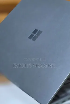 New Laptop Microsoft Surface 8GB Intel Core I5 SSD 256GB