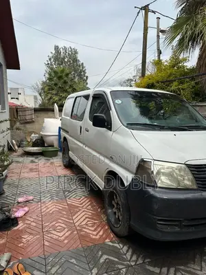 Toyota HiAce 220 2007 White
