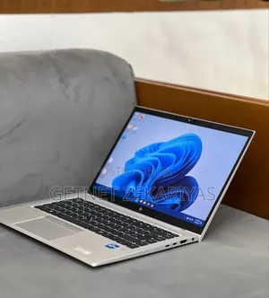 New Laptop HP EliteBook 830 G8 16GB Intel Core I7 SSD 512GB