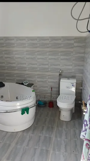 14bdrm House in Yeka for rent