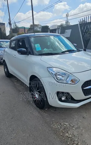Suzuki Swift 2022 White
