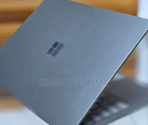 New Laptop Microsoft Surface 8GB Intel Core I5 SSD 256GB