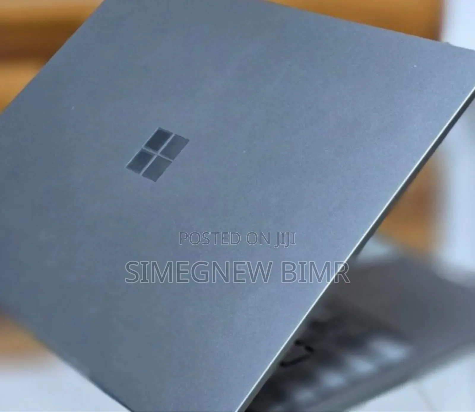 New Laptop Microsoft Surface 8GB Intel Core I5 SSD 256GB