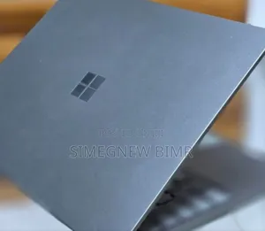 New Laptop Microsoft Surface 8GB Intel Core I5 SSD 256GB