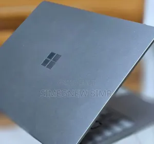 New Laptop Microsoft Surface 8GB Intel Core I5 SSD 256GB