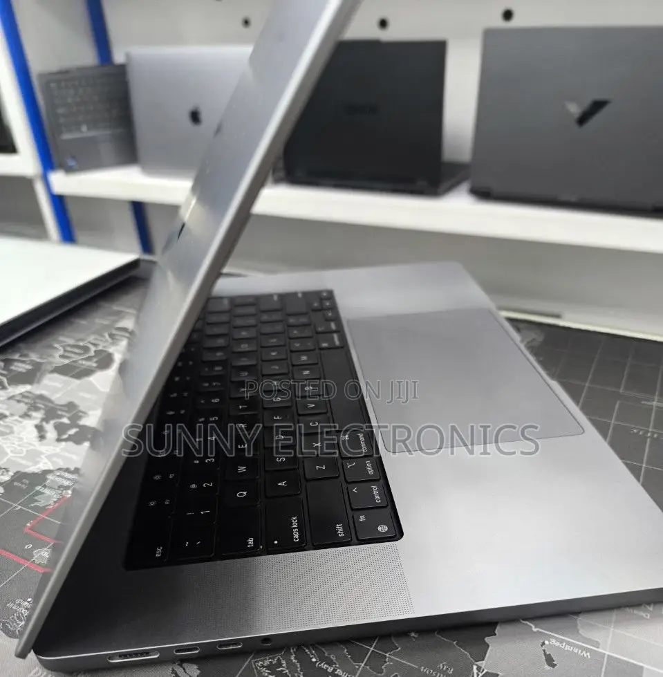 New Laptop Apple MacBook Pro M1 64GB Apple M1 Max SSD 256GB