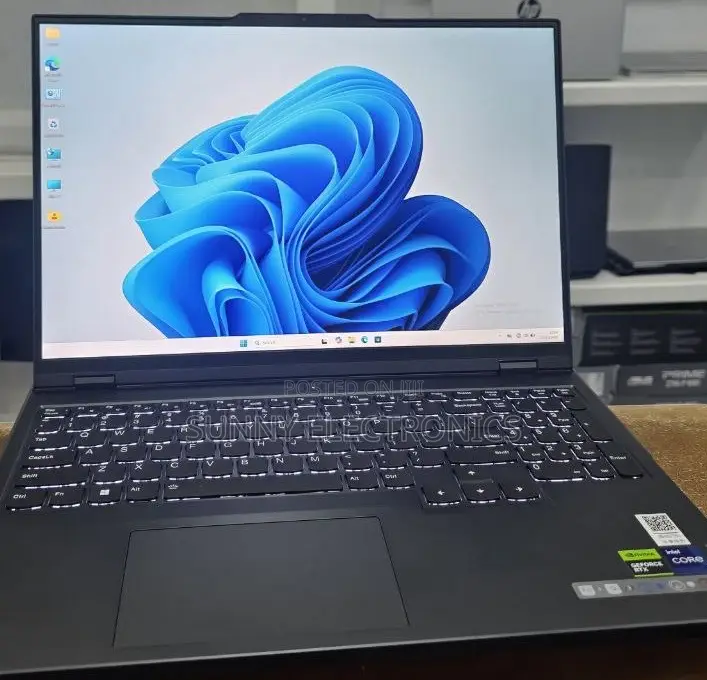 New Laptop Lenovo Legion Y740 32GB Intel Core i9 SSD 1T