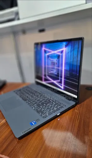 New Laptop Lenovo Yoga 710 16GB Intel Core I7 SSD 512GB