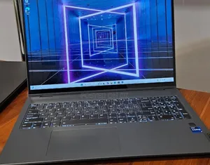 New Laptop Lenovo Yoga 7 15ITL5 16GB Intel Core I7 SSD 512GB