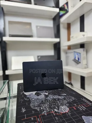 New Laptop Apple MacBook Air 2025 M4 13-Inch 16GB Apple M4 SSD 256GB