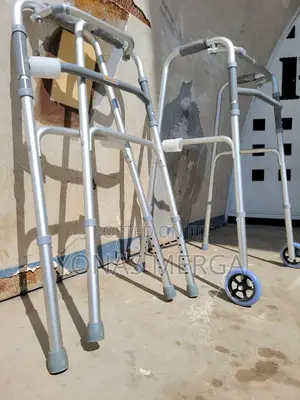 Photo - Folding Walker or Mobility Aid喆郎 Walker With Wheels|Foldable鎌舞walker