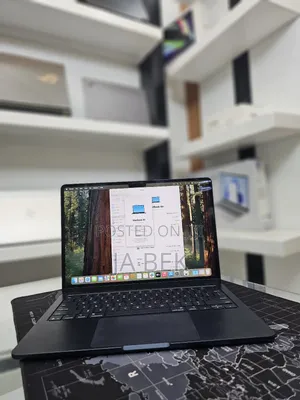 Photo - New Laptop Apple MacBook Air 2025 M4 13-Inch 16GB Apple M4 SSD 256GB