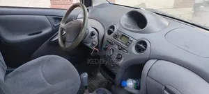 Toyota Yaris 1.5 2000 Silver