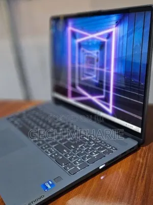 Photo - New Laptop Lenovo Yoga 700 16GB Intel Core I7 SSD 512GB