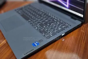 Photo - New Laptop Lenovo Yoga 7 15ITL5 16GB Intel Core I7 SSD 512GB