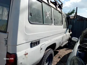 Toyota Land Cruiser 90 1997 White