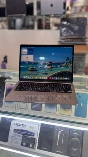 New Laptop Apple MacBook Pro M1 8GB Apple M1 SSD 256GB