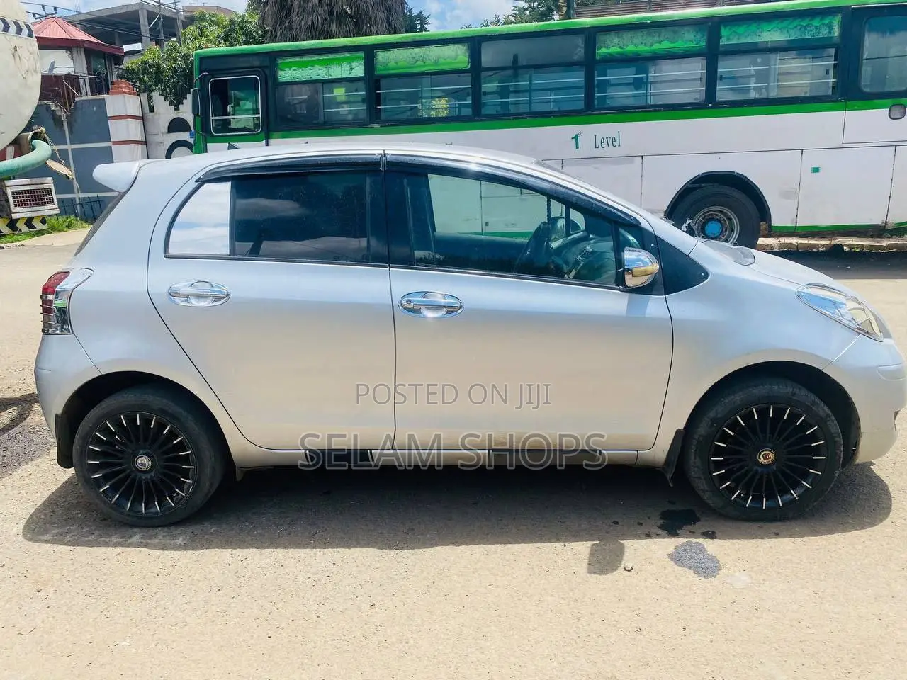 Toyota Yaris 2010 Silver