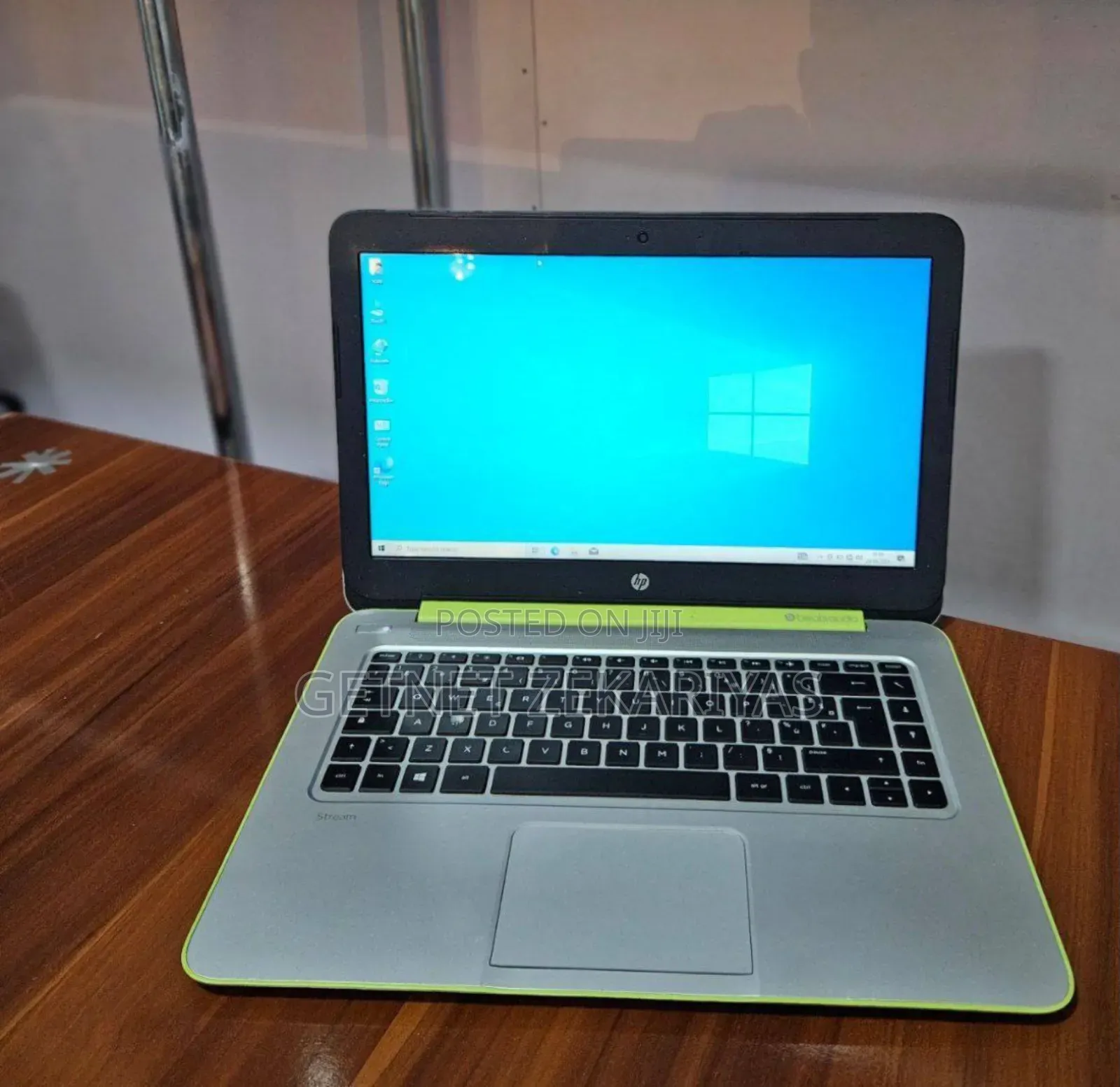 New Laptop HP Stream Notebook 2GB Intel Pentium SSD 72GB