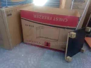 Everest Chest Freezer Model 430l Dip New