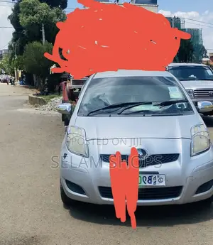 Toyota Yaris 2010 Silver