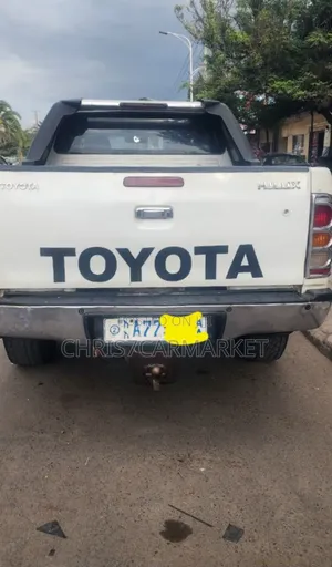 Toyota Hilux 2.5 D-4D 4X4 SRX 2010 White