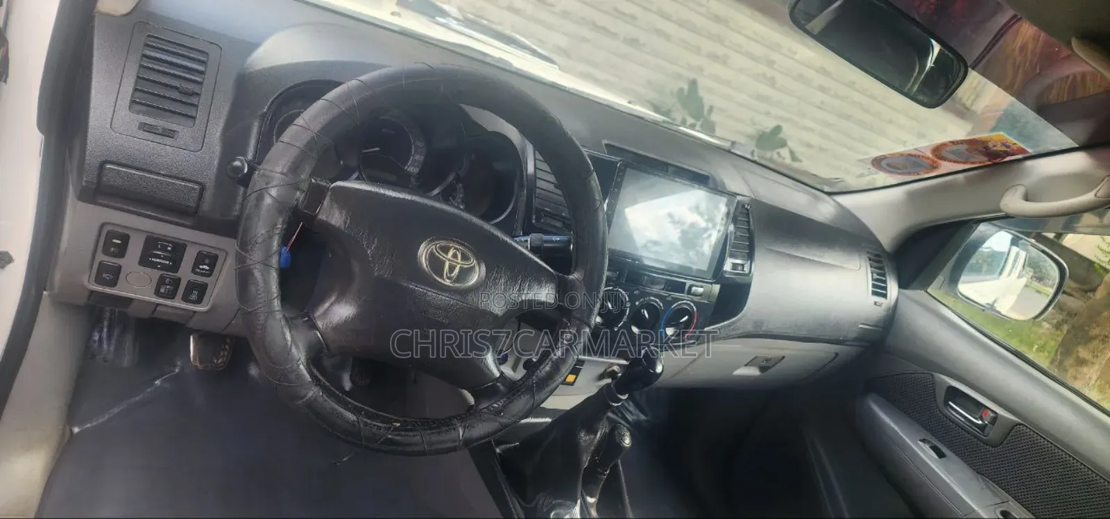 Toyota Hilux 2.5 D-4D 4X4 SRX 2010 White