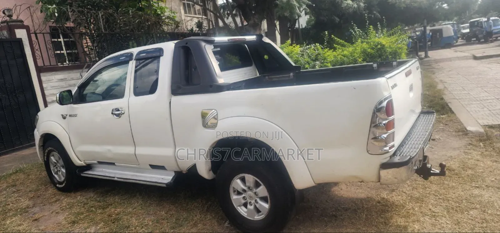 Toyota Hilux 2.5 D-4D 4X4 SRX 2010 White