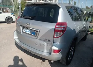 Photo - Toyota RAV4 2012 Silver