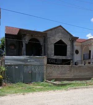 5bdrm House in Addis Abeba, Bole for sale