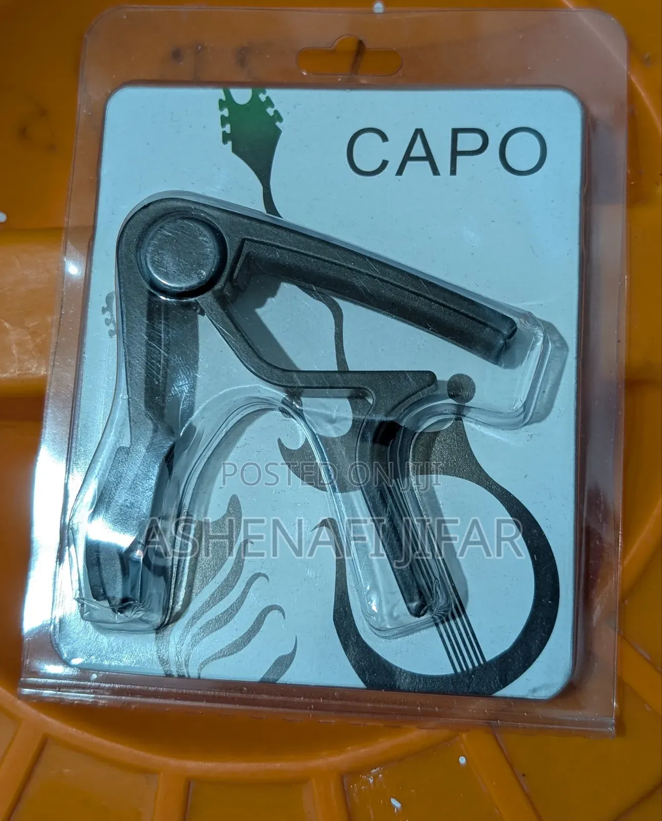 Siltron Box Guitar With Capo Bag